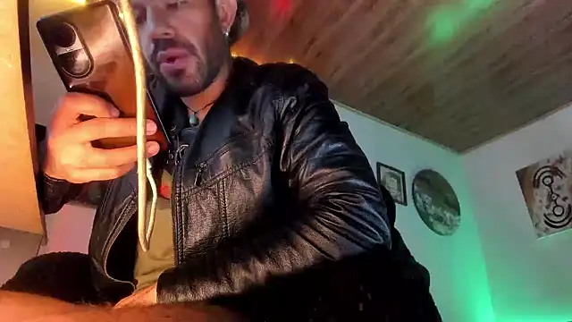 LatinMilk_ webcam
