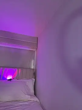 ArianaReynoldss webcam