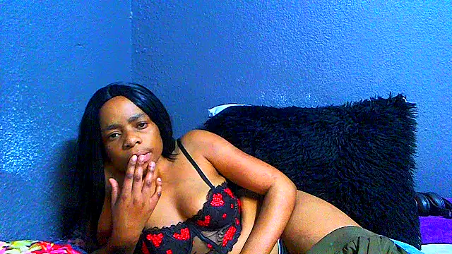 SMALLBOOBSXX webcam