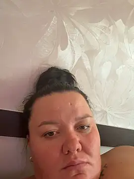 SunnyLeila2101 webcam
