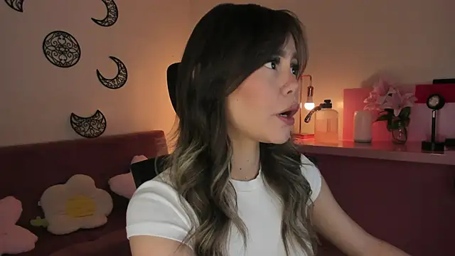 Hey_lucy__ webcam