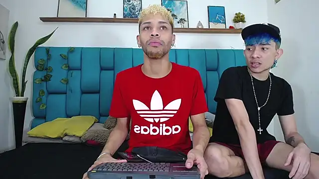 STRANGER_BOYS webcam