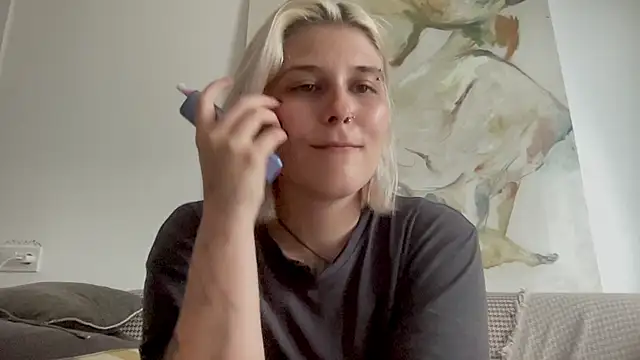 Ella_Bloom webcam