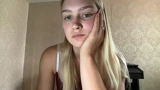 blondegirl2026 webcam