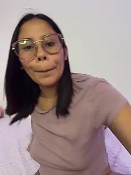 Mia_roux21 webcam