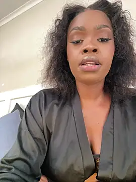LuciousLips96 webcam