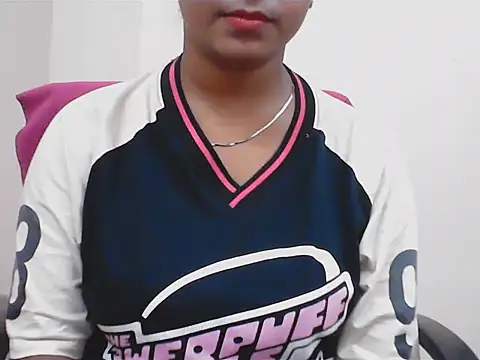 LovingPihu webcam
