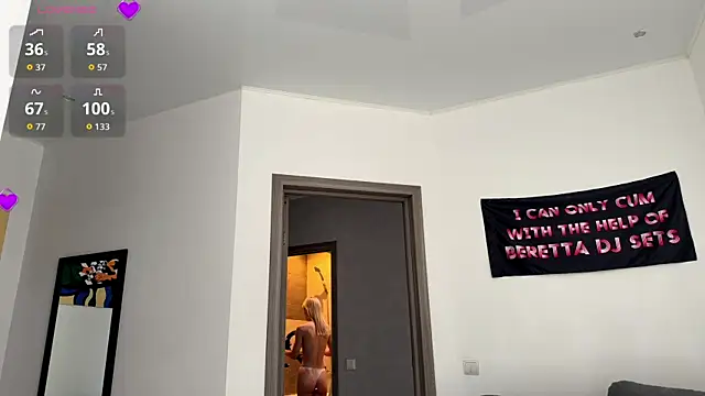 MonaBurn live cam on StripChat