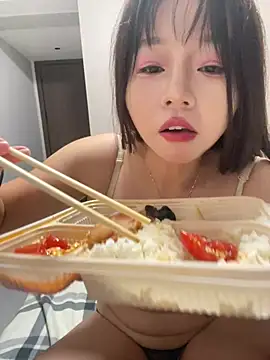 feifei_7788 (F milf) - 脱一件衣服
