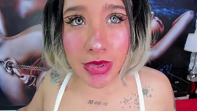 miss_danika webcam