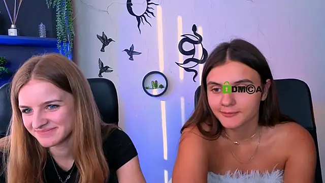 lisa_dark_ webcam