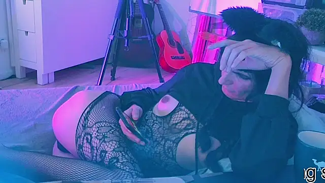 CeriseLapine live cam