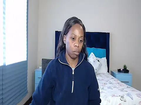 QUEENMANDYY webcam