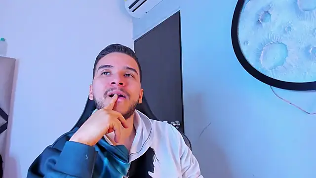 mike_257 webcam