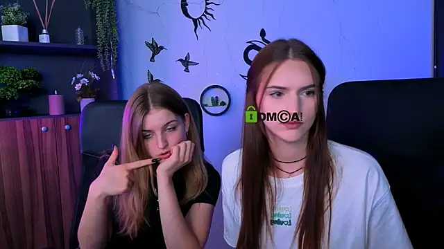 lisa_dark_ webcam