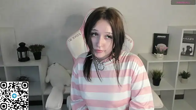 Emma-Blissa live cam
