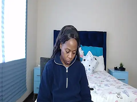 QUEENMANDYY webcam