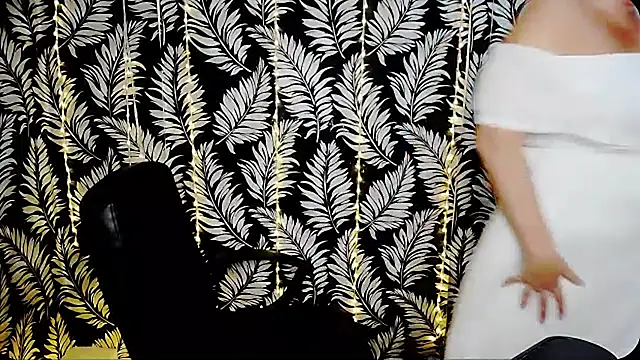 Olivia_playful webcam