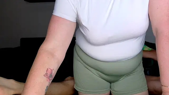 JoannaAndNeighbour live cam