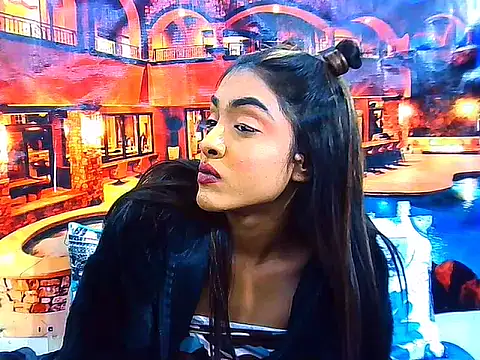 IndianPretty14u2Luv webcam