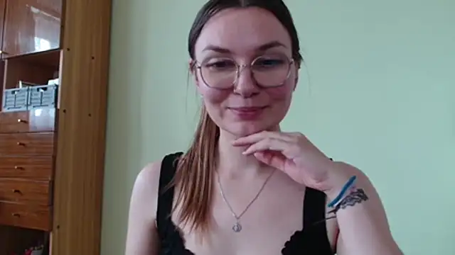 LooveELLYx webcam