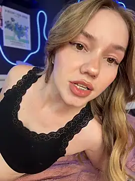 MilaMoone webcam