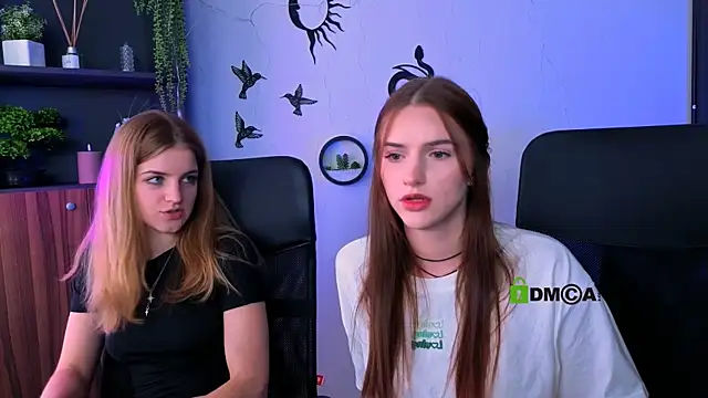 lisa_dark_ webcam