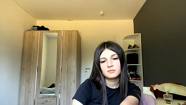 spanishrooter - SpanishRooter's free webcam - UK Sex Cams