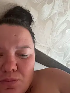 SunnyLeila2101 webcam