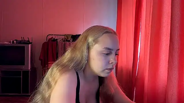 ZoraDearmon webcam