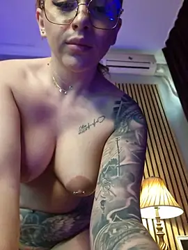 IveySin webcam