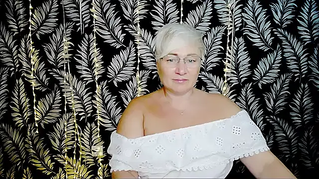 Olivia_playful webcam