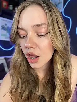 MilaMoone webcam