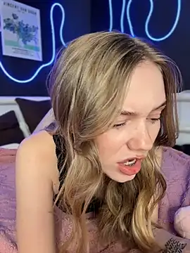 MilaMoone webcam