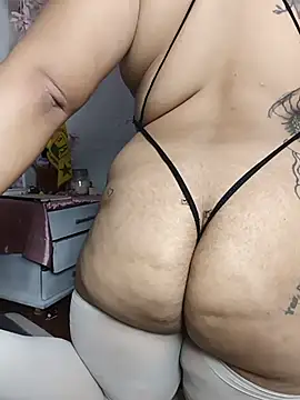Kuutar live cam on StripChat