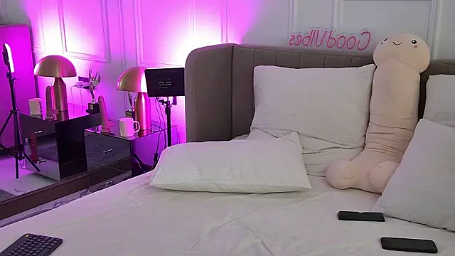 MeganStrane live cam on StripChat