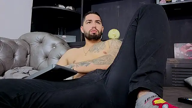 matteosantos live cam on StripChat