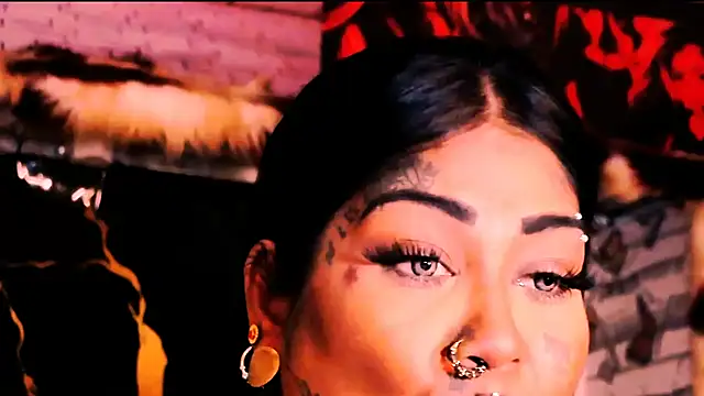 indian_dreamgirl webcam
