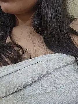 CuteSarikaLIVE webcam
