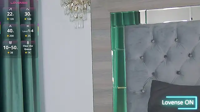 Lorehottie webcam