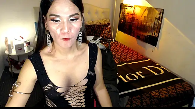 NinaDOM4CUM webcam