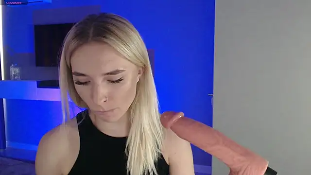 Emily_Hartt webcam