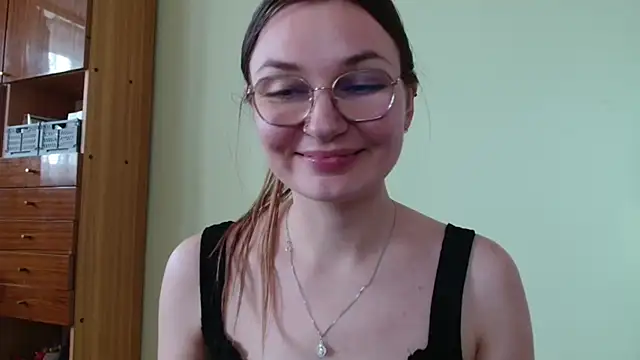 LooveELLYx webcam