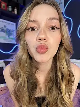 MilaMoone webcam