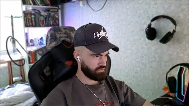 _Serious_Man webcam
