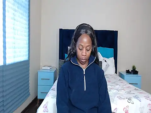 QUEENMANDYY webcam