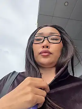 trytomakememoam webcam