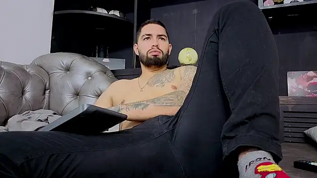 matteosantos live cam on StripChat