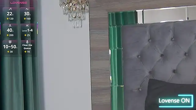 Lorehottie webcam