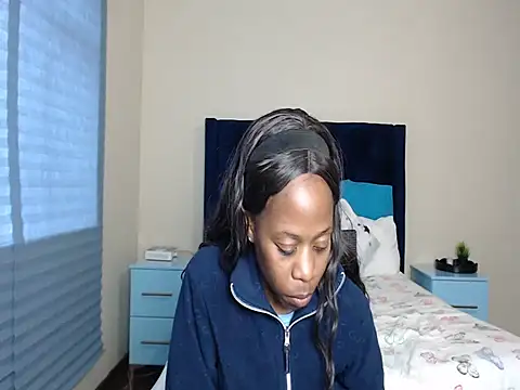 QUEENMANDYY webcam